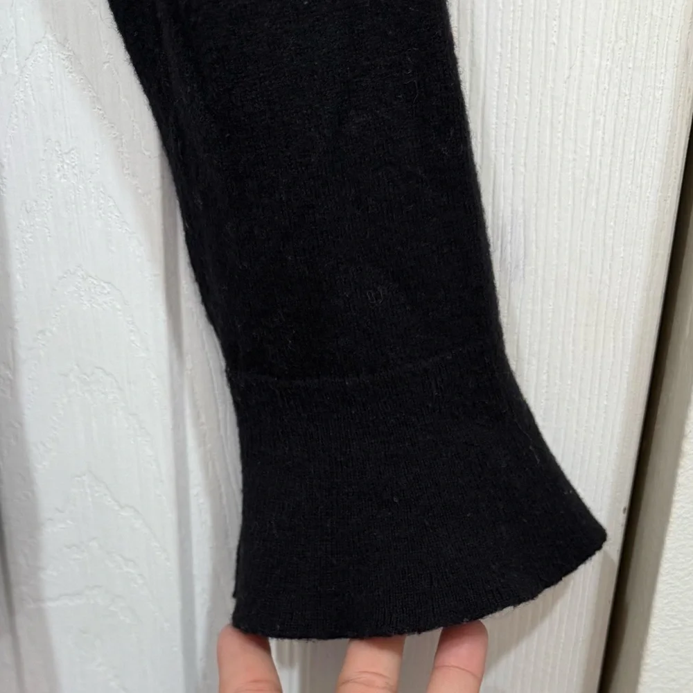 Talbots Black Long Sleeve bell shaped cuffs knit sweater Top size S - Picture 3 of 11